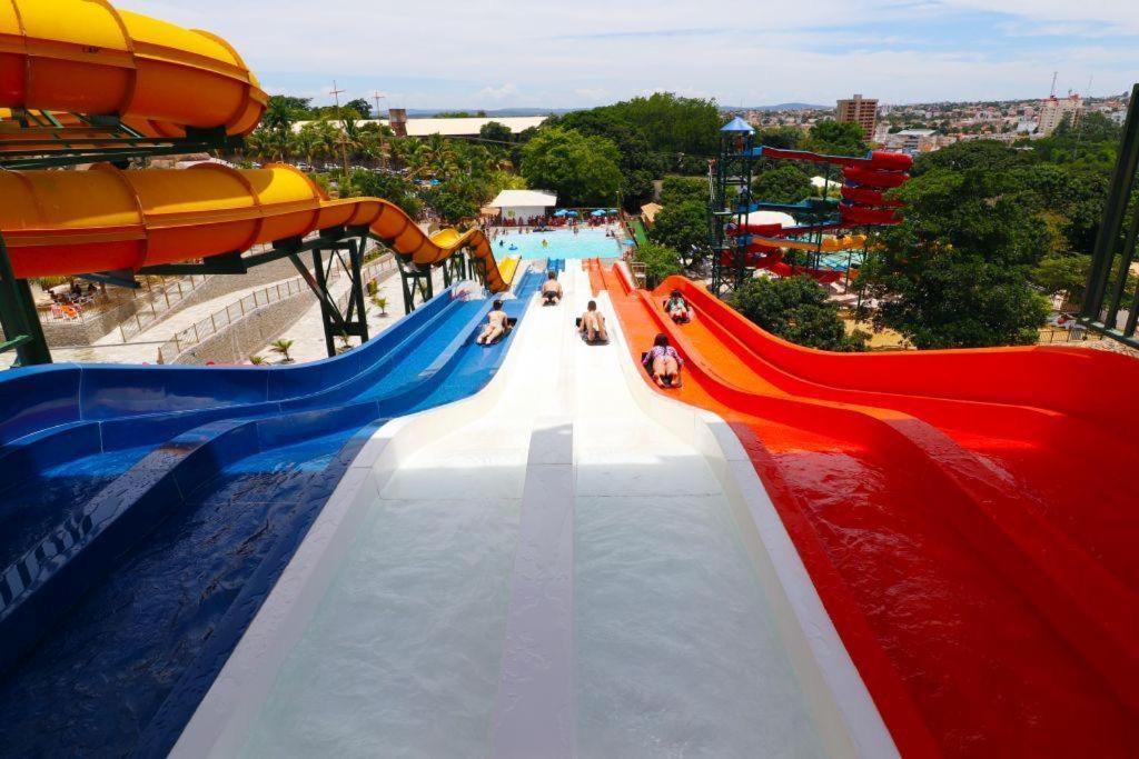 Spazzio Diroma Com Acesso Ao Acqua Park - Temporada Cn Adriele Caldas Novas Bagian luar foto