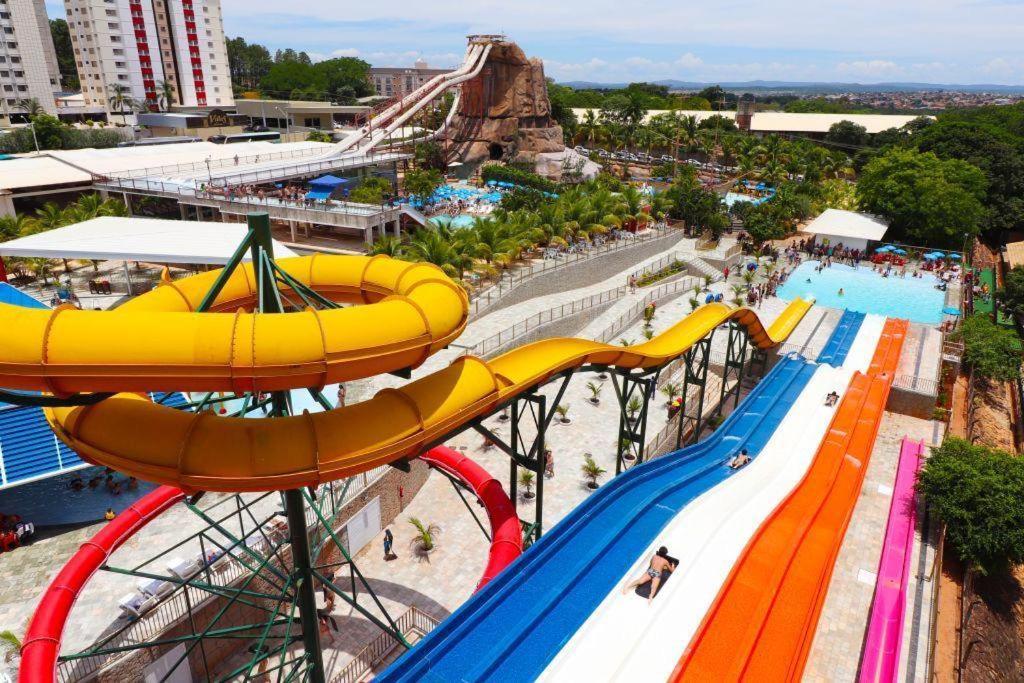 Spazzio Diroma Com Acesso Ao Acqua Park - Temporada Cn Adriele Caldas Novas Bagian luar foto
